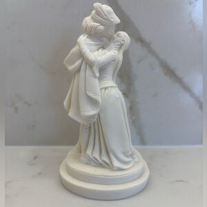 Vintage Faro Italy White Alabaster Romeo and Juliet Sculpture Shakespeare